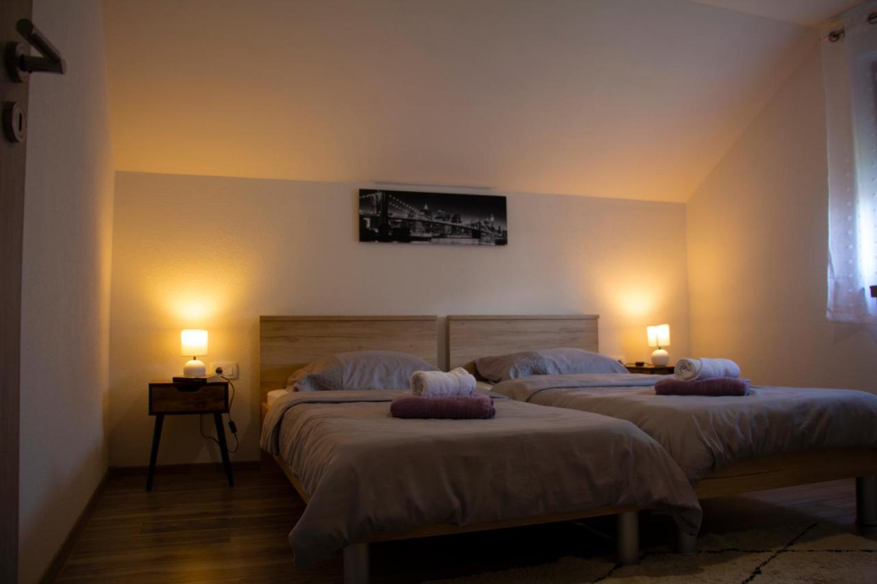 Timeless Apartamento Gospić Exterior foto