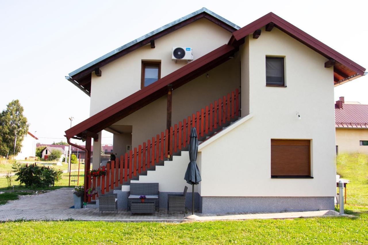 Timeless Apartamento Gospić Exterior foto